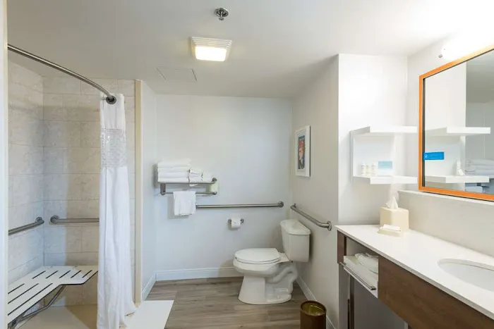 Hampton Inn & Suites Jamestown 4