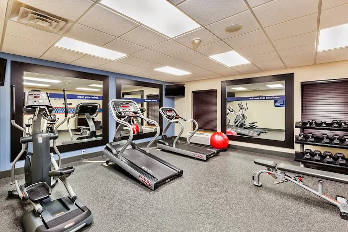 Hampton Inn & Suites Jamestown 4