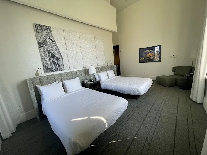 The Richardson Hotel 5