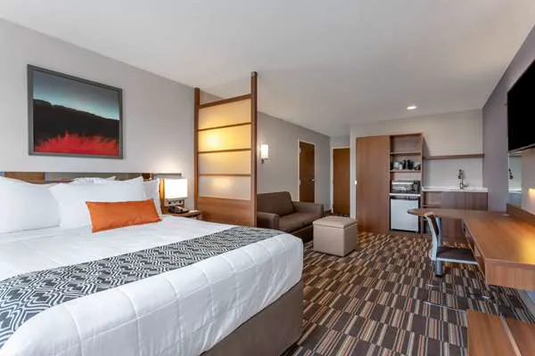 Microtel Inn & Suites by Wyndham Niagara Falls 4