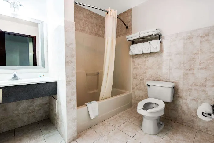 Quality Inn - Niagara Falls Blvd 4