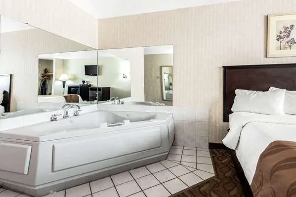 Quality Inn - Niagara Falls Blvd 4