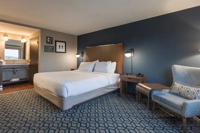 Crowne Plaza Niagara Falls NY - Riverside by IHG 4
