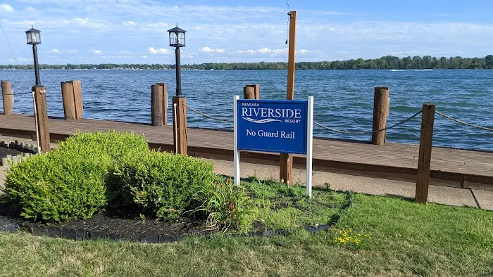 Niagara Riverside Resort 4