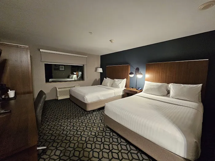 Niagara Riverside Resort 4