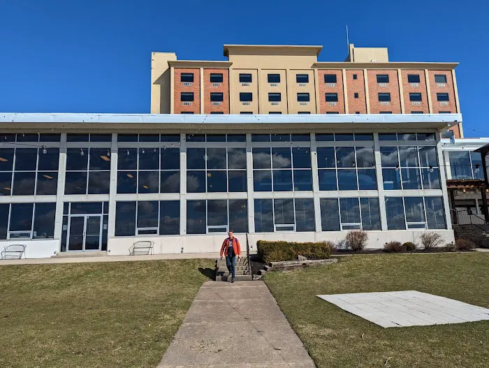 Niagara Riverside Resort 4