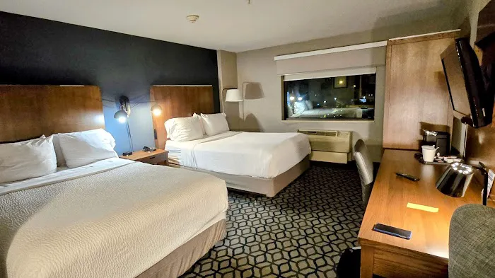 Niagara Riverside Resort 4