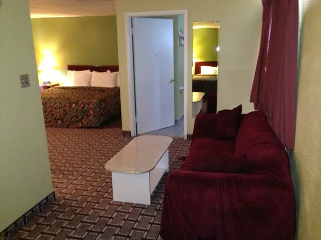 Red Carpet Inn Niagara Falls, NY 4