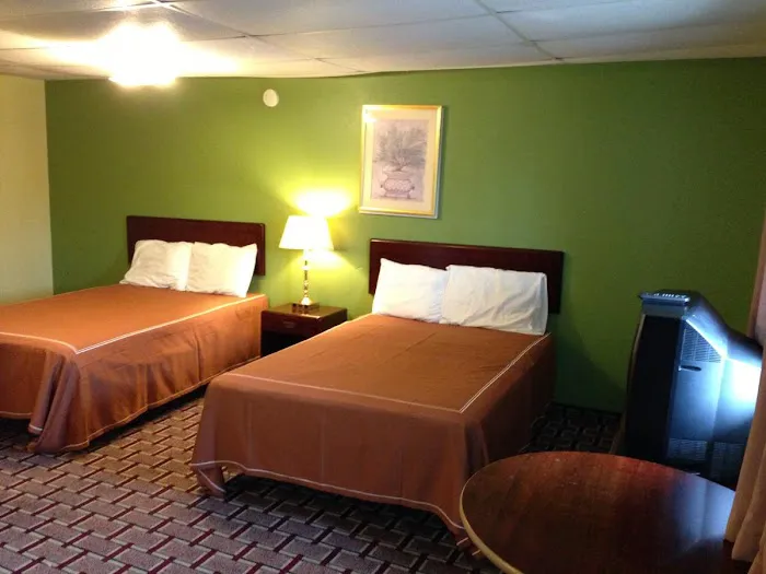 Red Carpet Inn Niagara Falls, NY 4