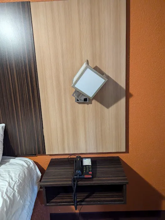 Budget Inn 5