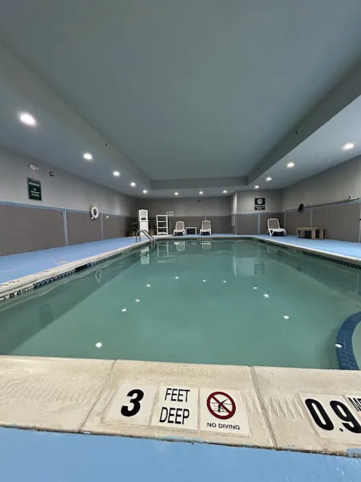 La Quinta Inn & Suites by Wyndham Niagara Falls 4