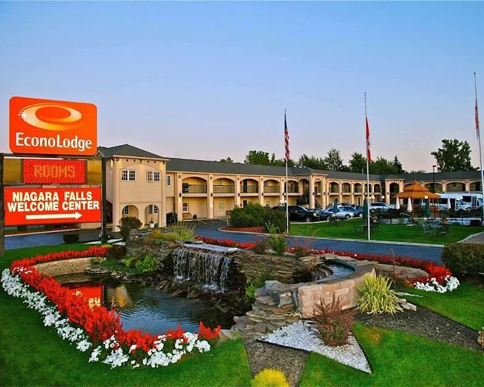 Econo Lodge at the Falls North 4