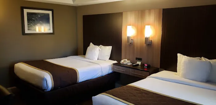 Aashram Motel by Niagara River 4