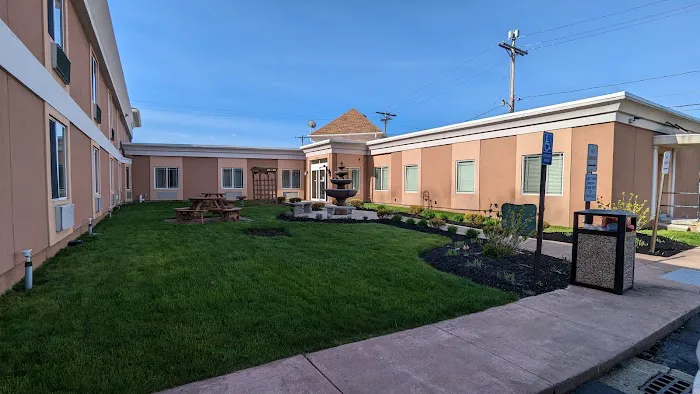 Aashram Motel by Niagara River 4