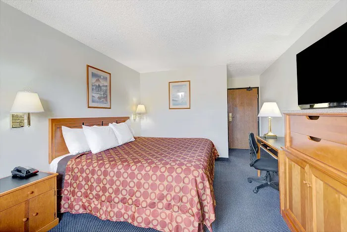 Super 8 by Wyndham Sanford Kennebunkport Area 5