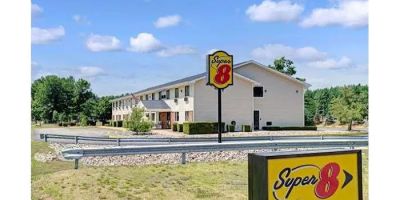 Super 8 by Wyndham Sanford Kennebunkport Area