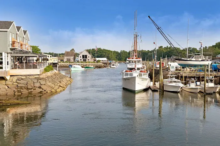 Super 8 by Wyndham Sanford Kennebunkport Area 5