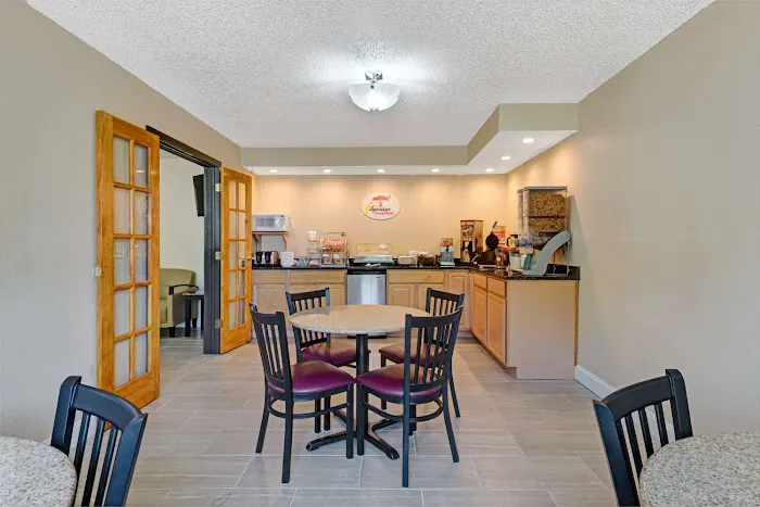 Super 8 by Wyndham Sanford Kennebunkport Area 5