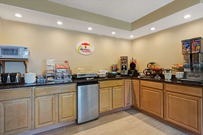 Super 8 by Wyndham Sanford Kennebunkport Area 5