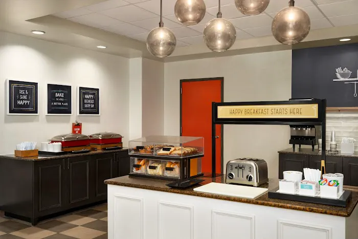 Hampton Inn & Suites Exeter 5