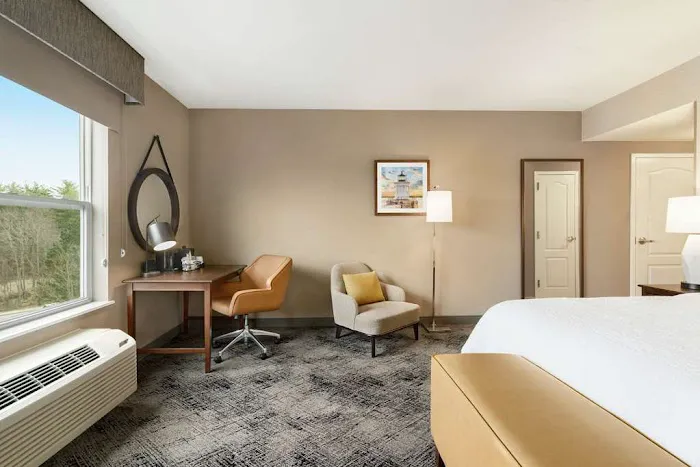 Hampton Inn & Suites Exeter 5
