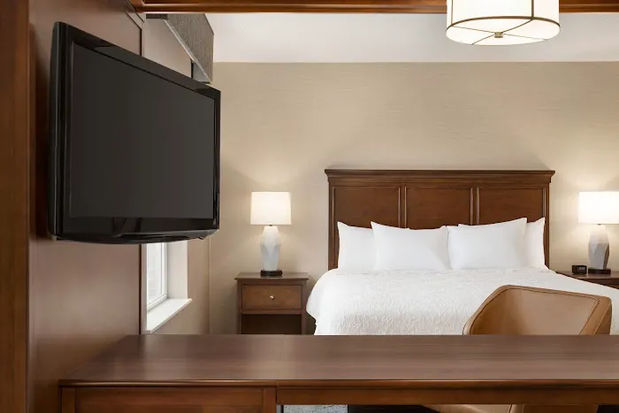 Hampton Inn & Suites Exeter 5