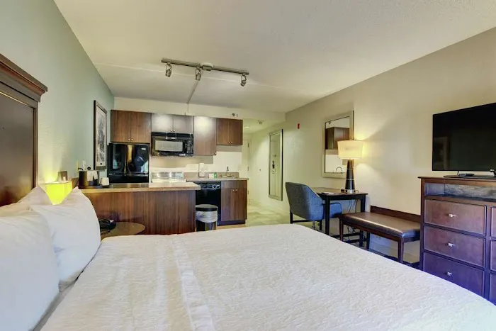 Hampton Inn Portsmouth Central 4