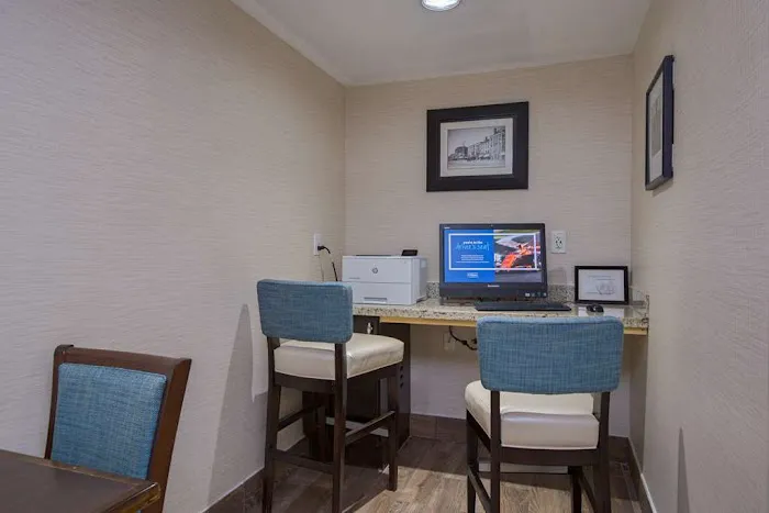Hampton Inn Portsmouth Central 4