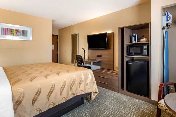 Quality Inn 5