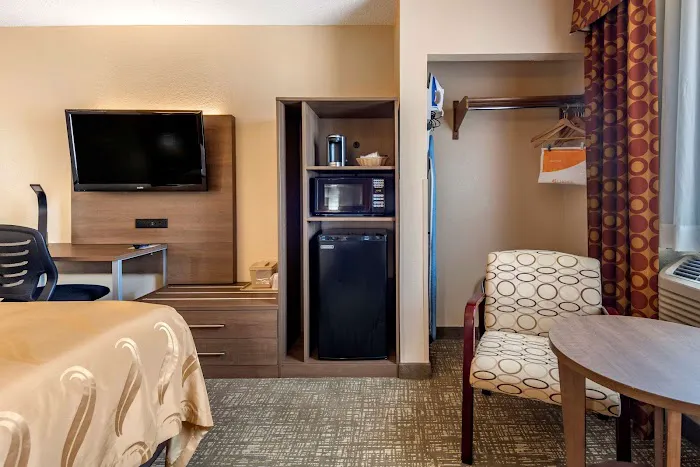 Quality Inn 5