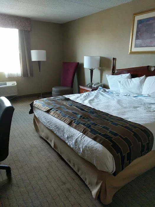 Howard Johnson Express Inn by Wyndham Portsmouth 4