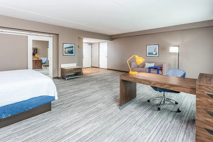 Hampton Inn & Suites Kittery-Portsmouth 5