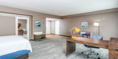 Hampton Inn & Suites Kittery-Portsmouth