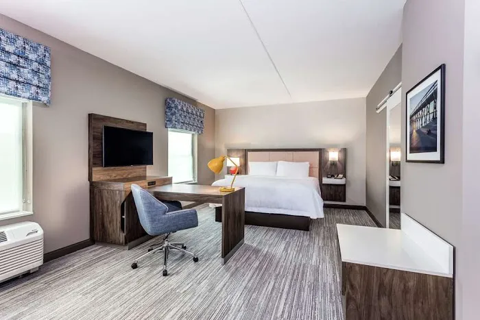 Hampton Inn & Suites Kittery-Portsmouth 5