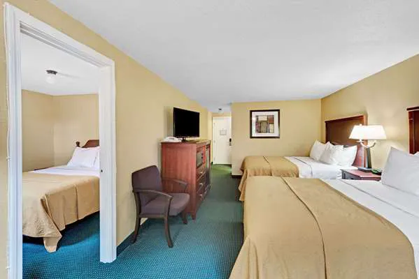 Ramada by Wyndham Kittery 5