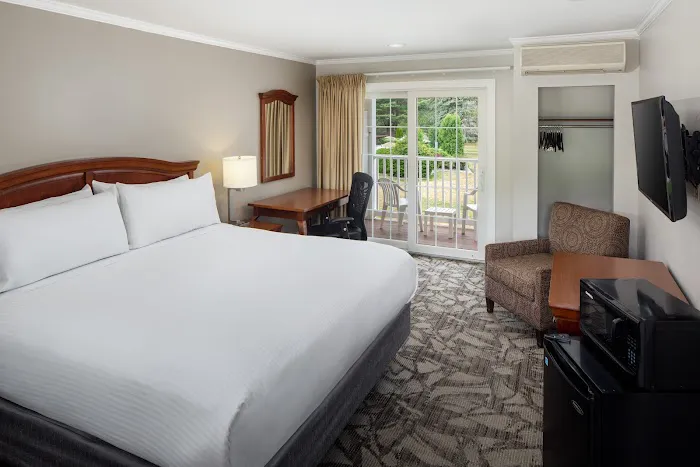 Golden Gables Inn 5