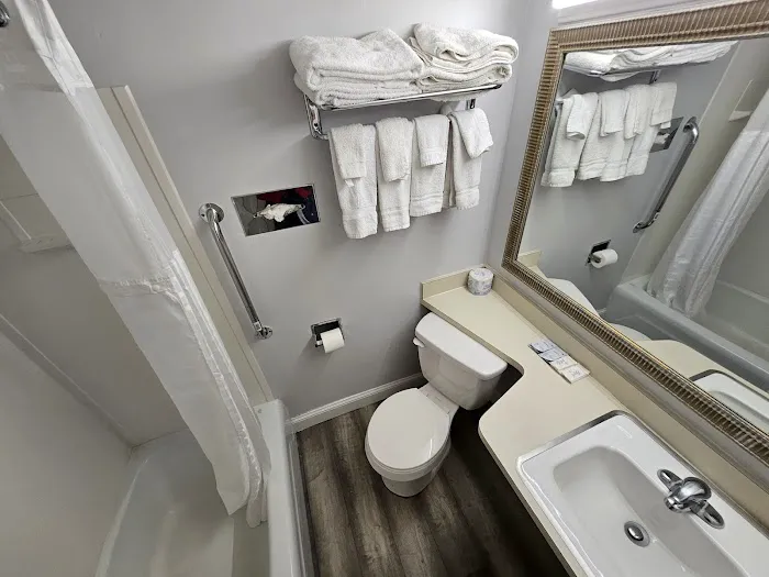 Center Street Value Inn 4