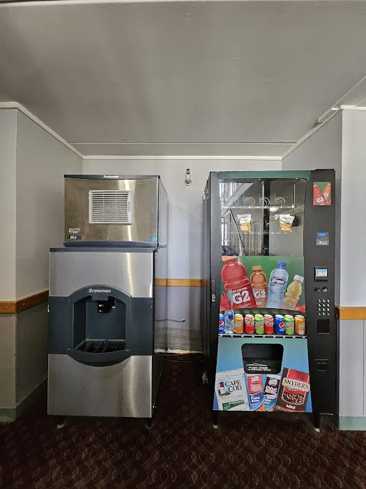 Center Street Value Inn 4
