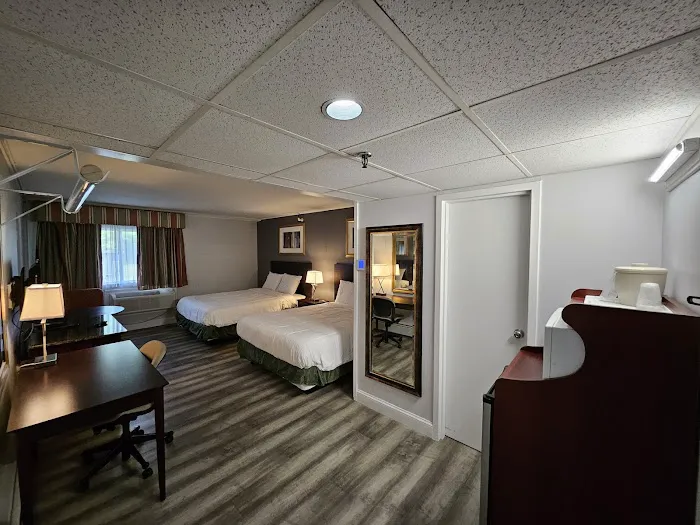 Center Street Value Inn 4