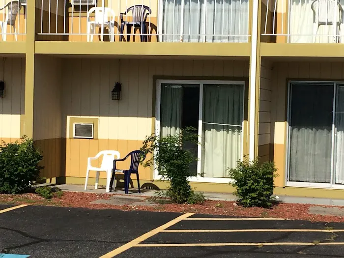 Center Street Value Inn 4
