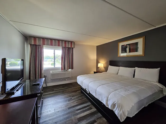 Center Street Value Inn 4