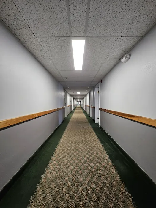 Center Street Value Inn 4