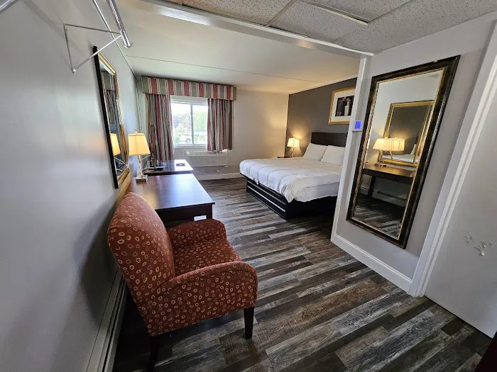 Center Street Value Inn 4