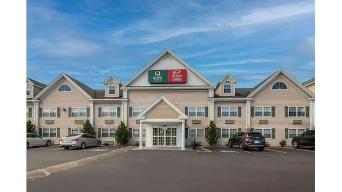 Econo Lodge 4