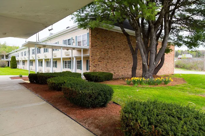 Econo Lodge 4
