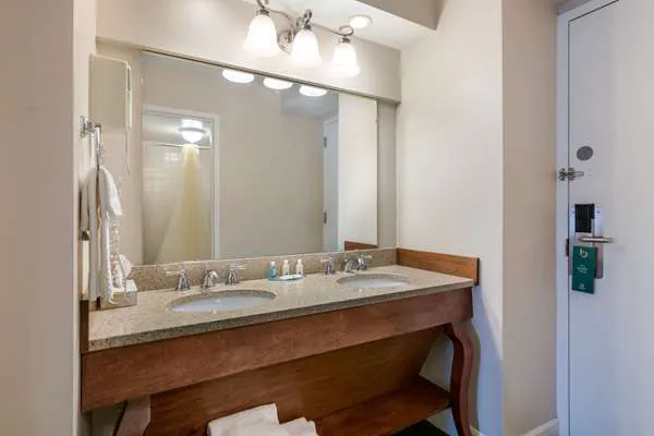 Quality Inn & Suites 4
