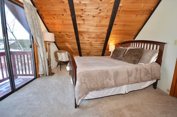 Twin Pines Chalet 4