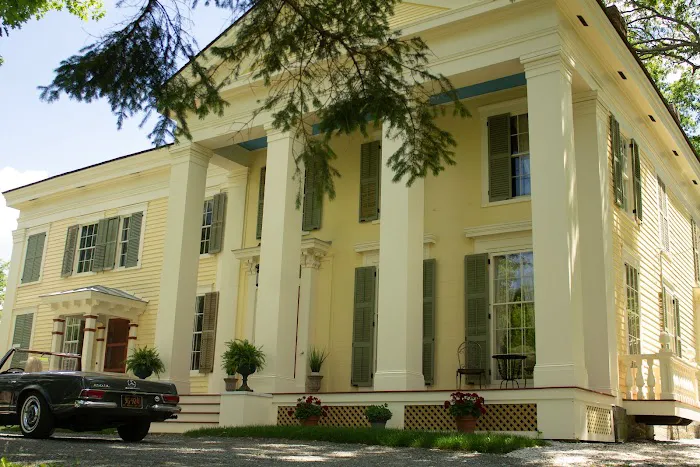 Oakcliff Bed and Breakfast 4