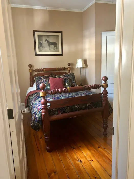 Oakcliff Bed and Breakfast 4
