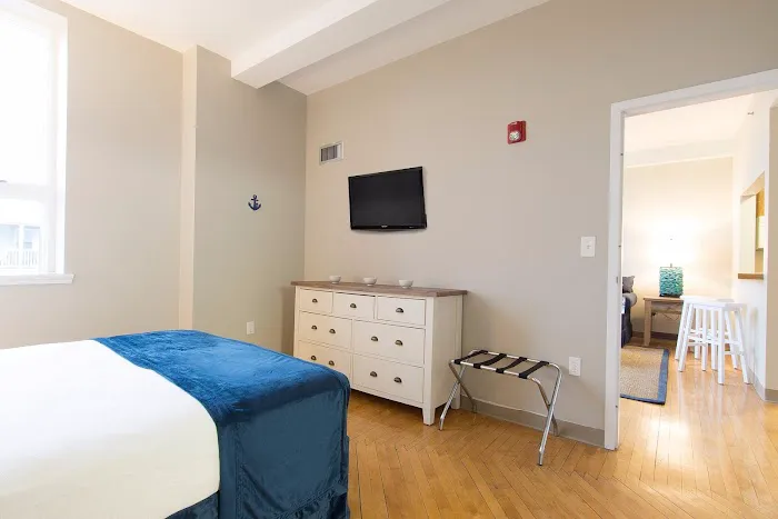 Winthrop Beach Inn and Suites 4